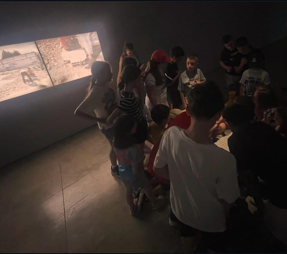 Family art guides Abito Mari
